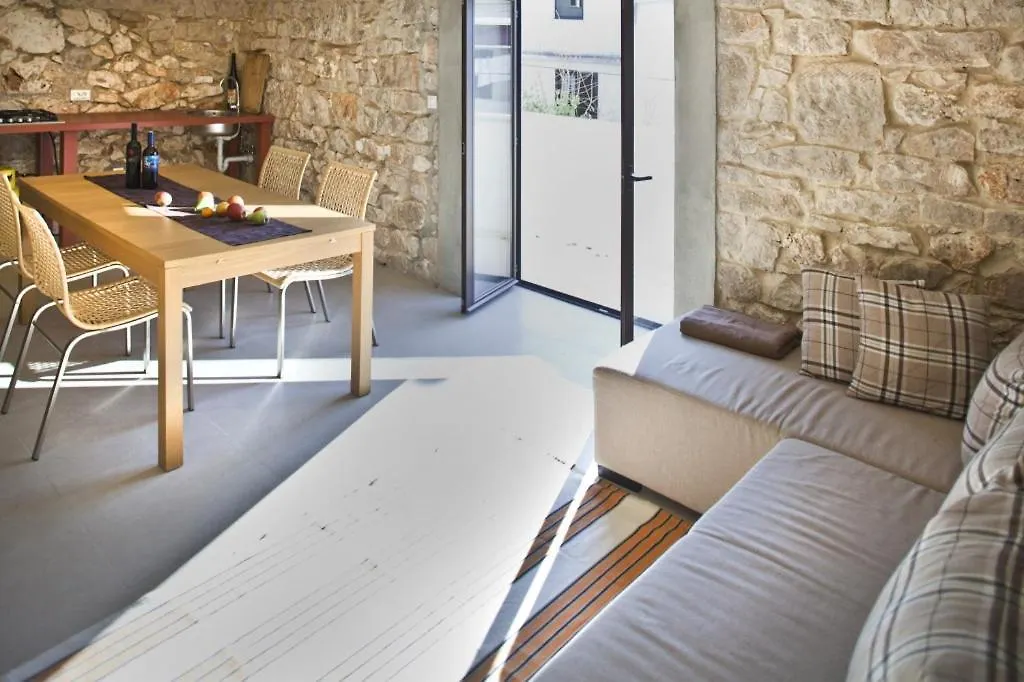 Holiday Apartment In Funtana With Balcony, Air Conditioning, Wifi, Washing Machine 4982-1 contacts