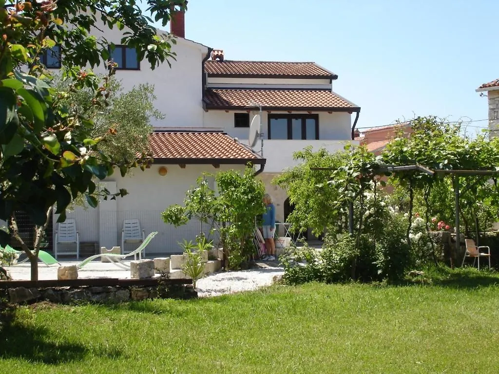 Holiday Apartment In Funtana With Balcony, Air Conditioning, Wifi, Washing Machine 4982-1